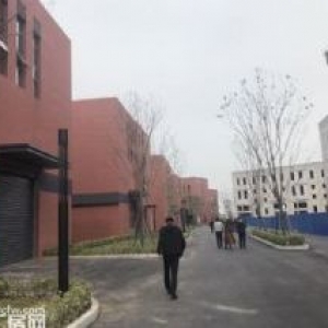 全新标准厂房出售，五十年大产权，手续齐全，可贷款