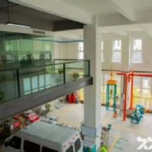 曲梁大学路厂房出售，水电入户，层高8.1米，首付2成