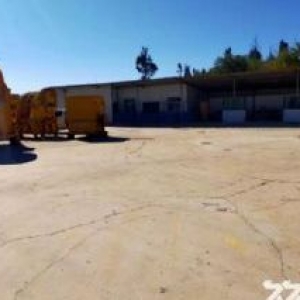 低价出租7000余平场地，可合租也可分租，已三通，大车自由出入