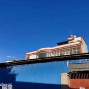 厂房500平+住房400平租7500/月