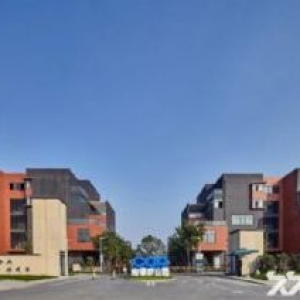 洛阳市3xxx元两层半独立电梯50年大产权可按揭赠约150㎡花园