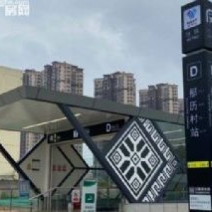 经开区三层半独栋厂房，4字头，1400−5000平，可贷款