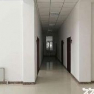 于洪周边厂房4300平，举架12米，可按10吨吊车，办公400平精装修，动力电大