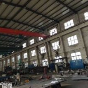 于洪永强工业园厂房1200平，厂房砖混结构吊车32吨，10吨，动力电400千瓦，