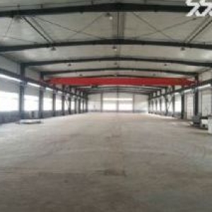 铁西开发区厂房2300平，举架8米，吊车5吨，办公300平独栋厂房，手续齐全，可