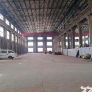 苏家屯莫家收费站附近厂房2000平，举架11米，动力电200，两台10吨吊车，1