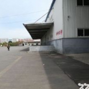 沈北辉山大街附近厂房5000平彩钢结构高度8米，独栋厂房，进出大车方便，办公40