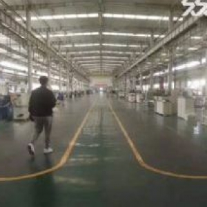 铁西开发区浑河厂房10000多平，举架12米，每跨都有吊车，办公楼三层1381平