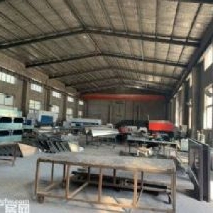于洪永安厂房5000平厂房出租，带吊车，可分租，整租价美丽