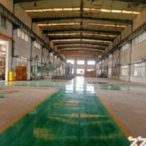 铁西开发区厂房5500平，办公2700平出租。厂房长100米宽18米3跨，厂房砖