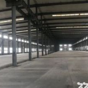 于洪沙岭工业园厂房40000多平可分租，举架11米，有5吨吊车，动力电1万千瓦，
