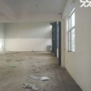 铁西开发区厂房500平办公200平，举架9米，宽15米，长30米，办公厂房内部，