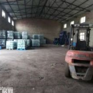 大东区东望街附近厂房1000平，内部含办公150平，举架7米，动力电30千瓦。