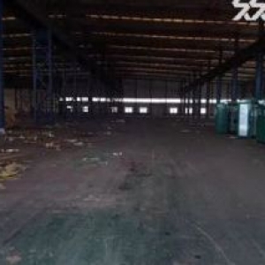铁西开发区厂房1万多平可出租，带吊车，形象好，价美