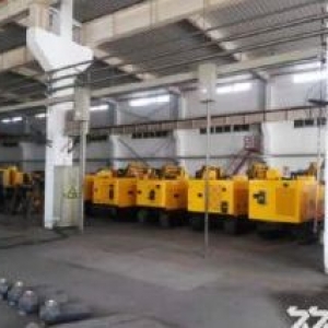 铁西开发区厂房9800平，占地27亩，砖混结构，办公1900平吊车32吨，20吨