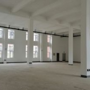 出售沈北新区1000平厂房，手续配套齐全，可贷款分期。