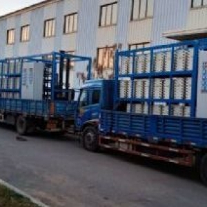 单层轻钢结构厂房出租有吊车有装修2300平米可以分租