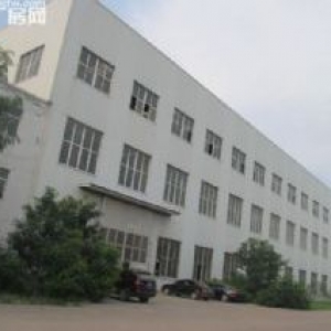 46000平米厂房(可分租)有重型行车，有环评，300亩土地紧邻青银高速，国道