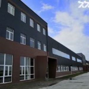 工业厂房租售，价格低，可代办环评。