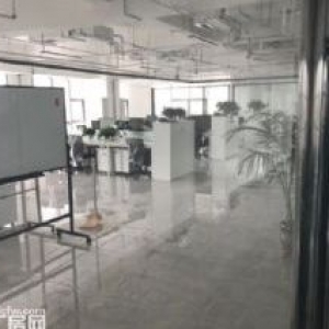 地铁口126平+4面彩光+车位充足 交通便捷（甲方直租）