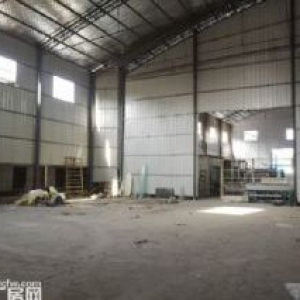 高陵区泾河工业园现有200−1600平工业用地厂房出租，另有空地可定制建设。