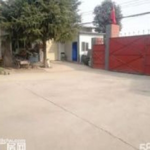鄠邑区草堂镇宋中村有厂房出租，价格面议。
