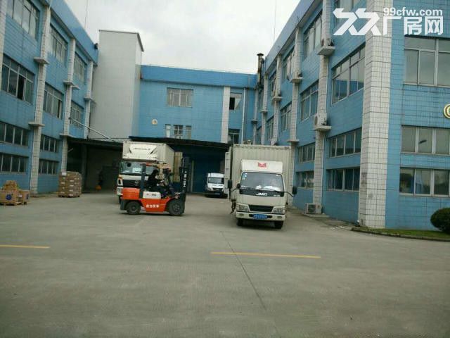 赵巷工业区崧煌路旁5750平方厂房仓库出租，一楼1900平方，二楼3850平方-图2