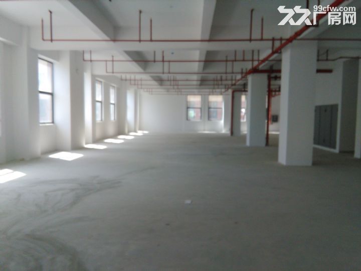 秣陵2000平米厂房出租。交通方便，大车好进。厂房为多层结构-图1