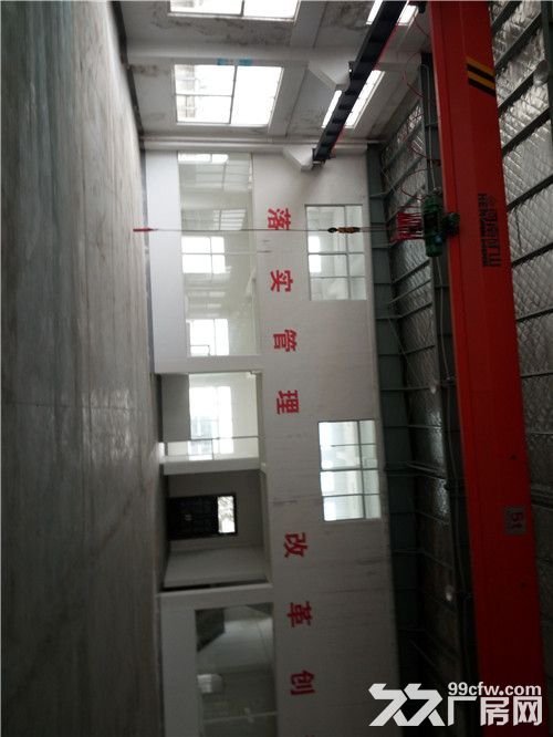 秣陵1400平厂房仓库出租，高10米，有四个大门 外场地大，可做物流，仓库等行业-图1