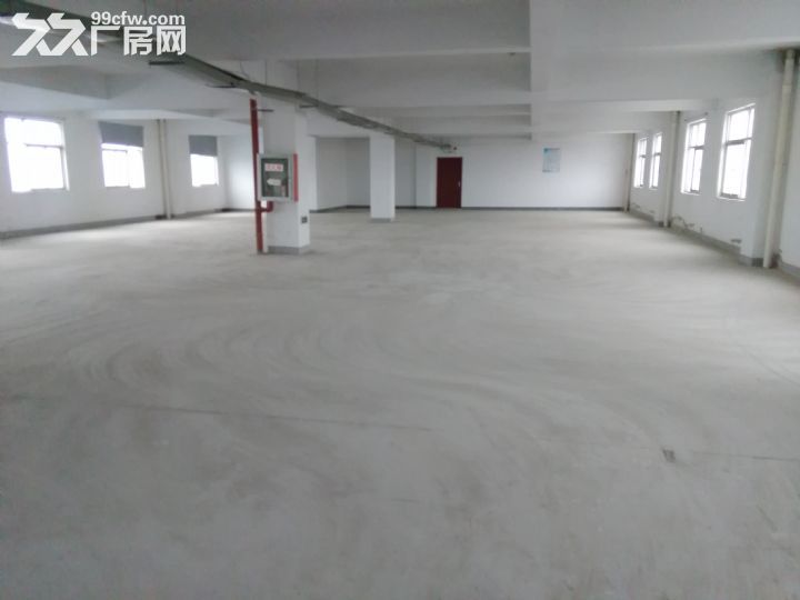 开发区楼上厂房出租，有货梯。 面积500−−3000平方米，-图1