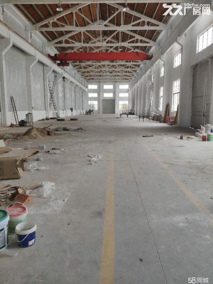 标准工业园区！独门独户32吨10吨行车4800平，大车好进出，有办公楼-图1