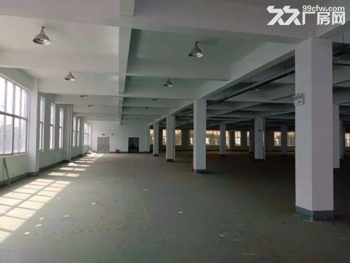 芳桥标准二楼厂房3450平出租  带货梯 价格低-图1