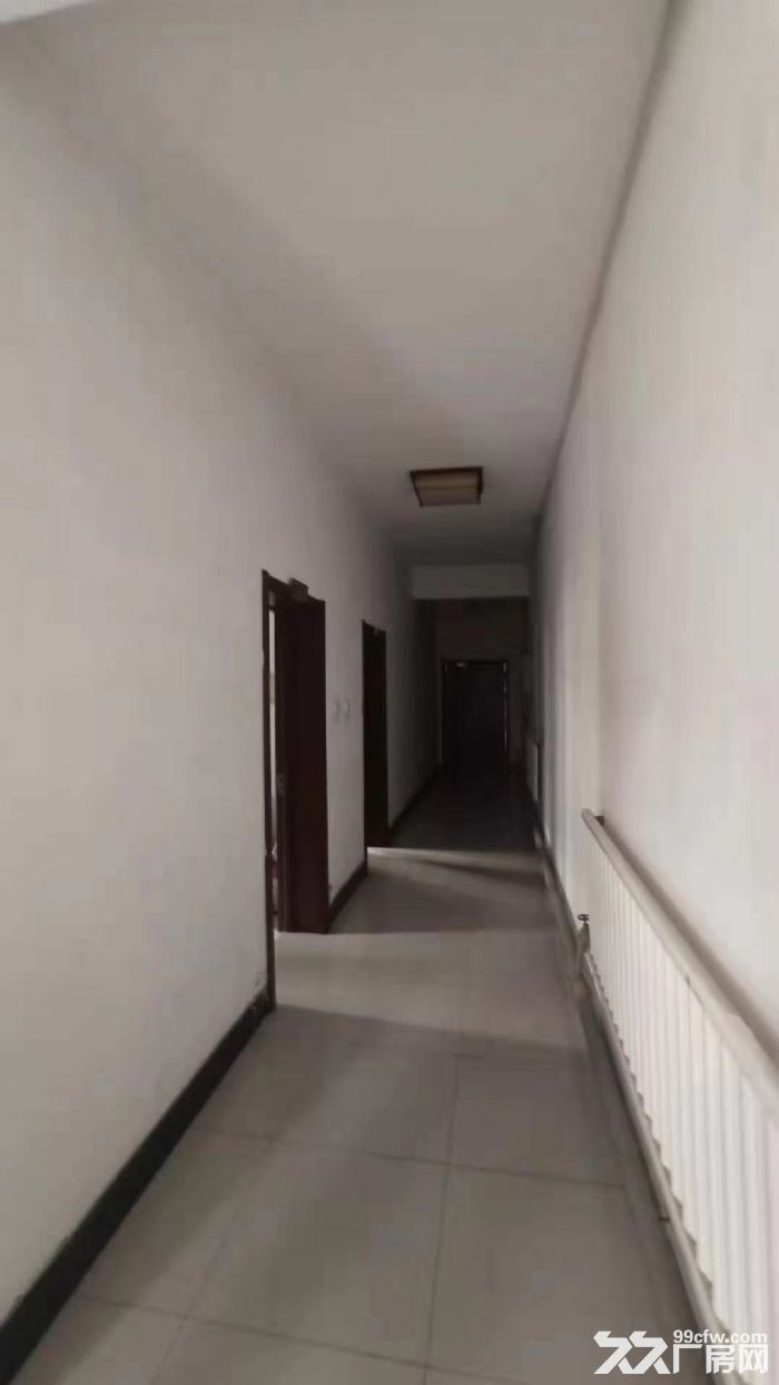 西青区汽车工业园2800平米厂房出租-图3