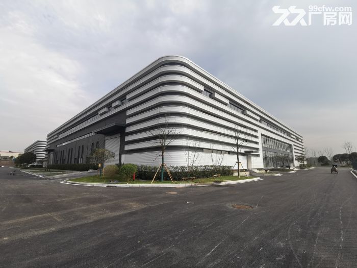 大学城保税区厂房临近轻轨一号线高速路下道口-图5