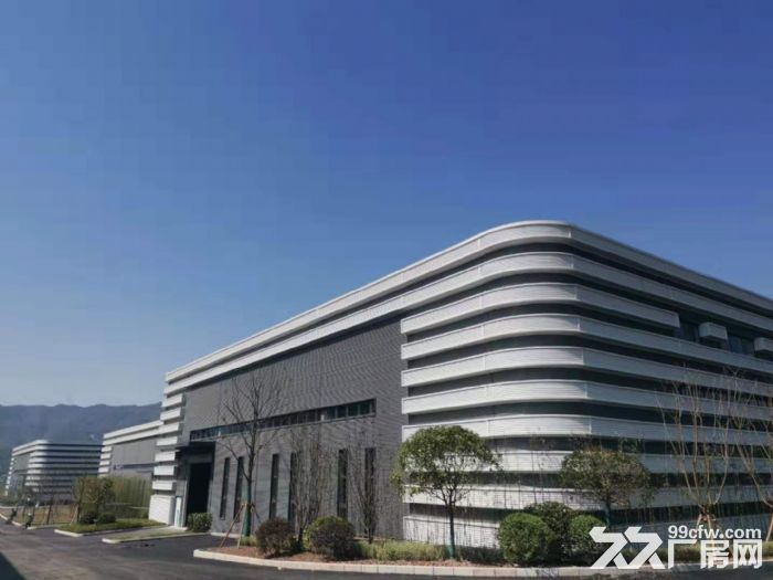 制造业 钢构厂房 11米 金刚砂地面 带行车 1400−6500平-图3