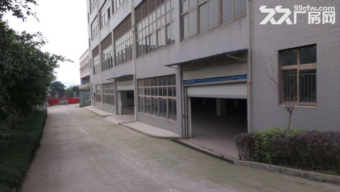 渝北区回兴服装城轻轨站附近平层仓库低价出租中-图4