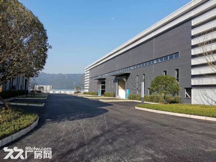 园区可走大车 预留牛腿可架行车 1500平-图2