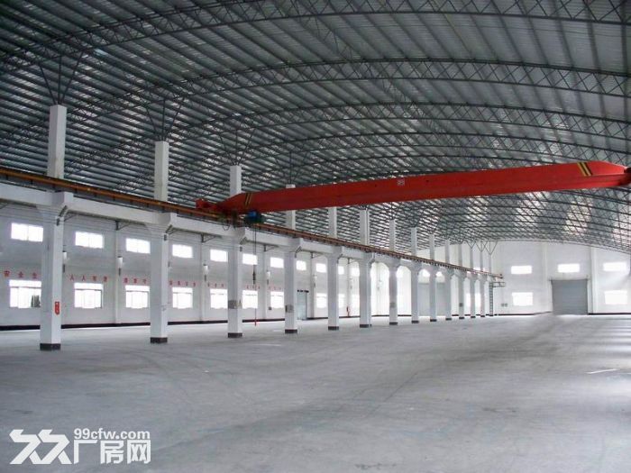 崇贤工业园2100方单层带行车厂房出租-图1