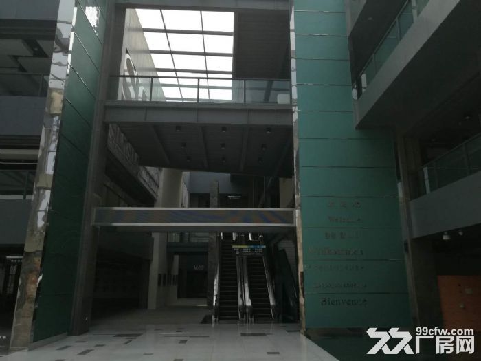 机场高架下优质园区1楼3000方玻璃幕墙 适合展厅总部-图1
