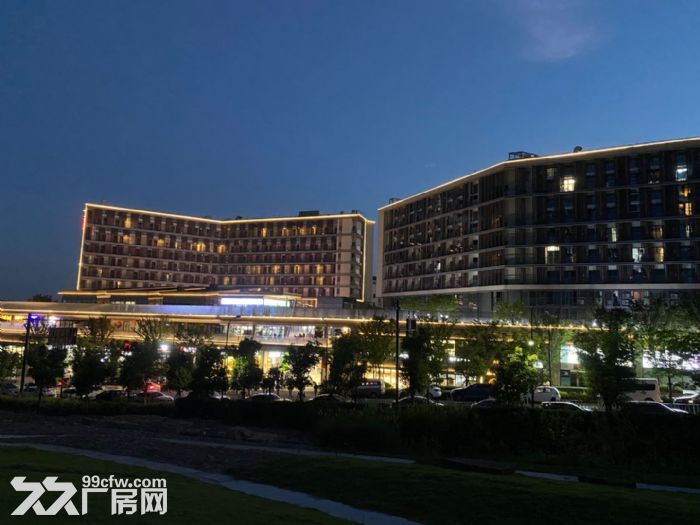 出租锦南工业区1−3层8500方一楼层高8米可加行车一楼18块2楼16，3楼15-图1