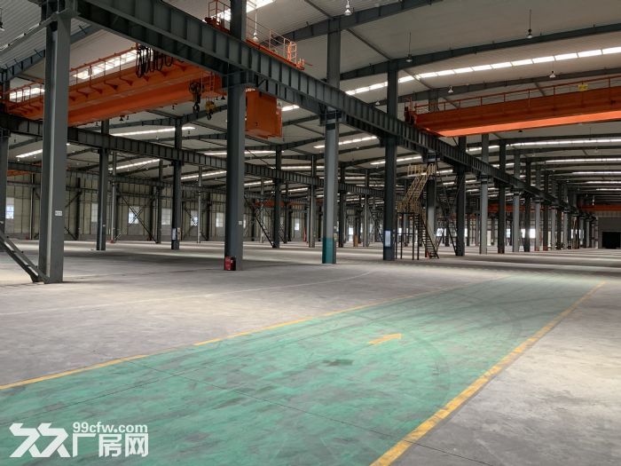 出租桐乡开发区6000方单层12米厂房，有多部行车，大车进出方便-图1