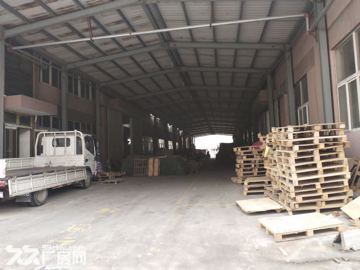 出租滨海彩钢厂房高度10米，一楼1300平楼上500平超大院子大-图1