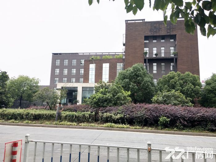 鹿城轻工园区6700平方独幢厂房出租-图1