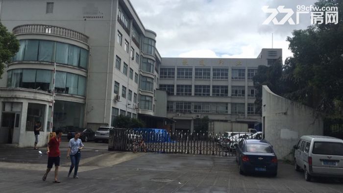 上汇工业区 3楼2000平方，住宿400平方-图1