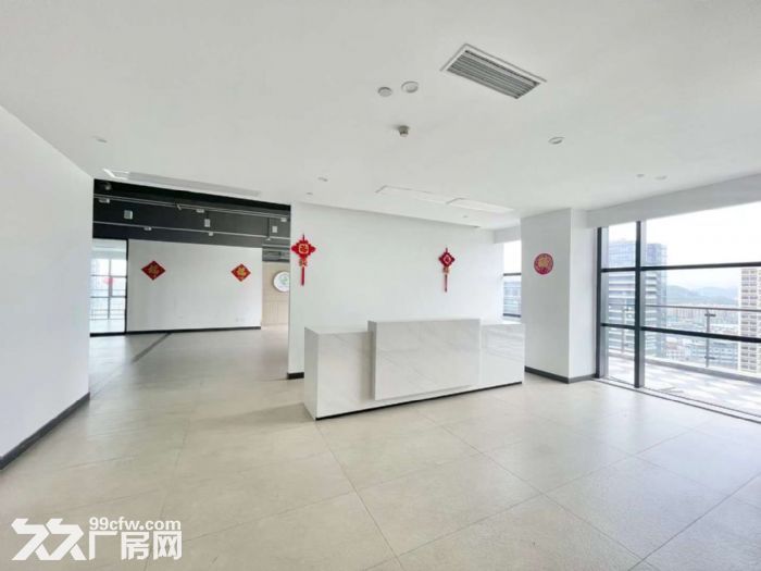 凤岗怡安工业城附近，450平带超大阳台办公室厂房出租，水电齐-图1