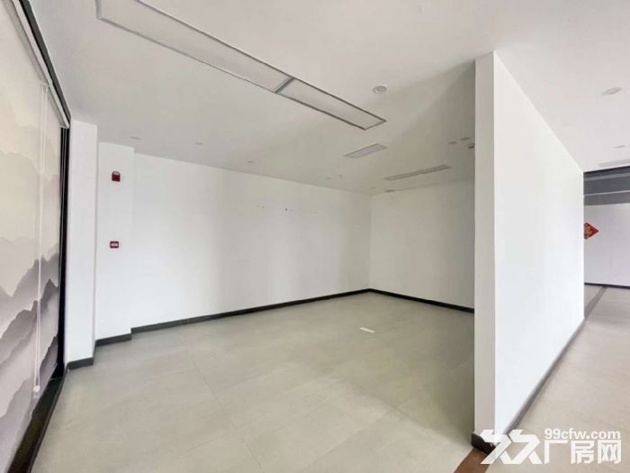 凤岗怡安工业城附近，450平带超大阳台办公室厂房出租，水电齐-图3