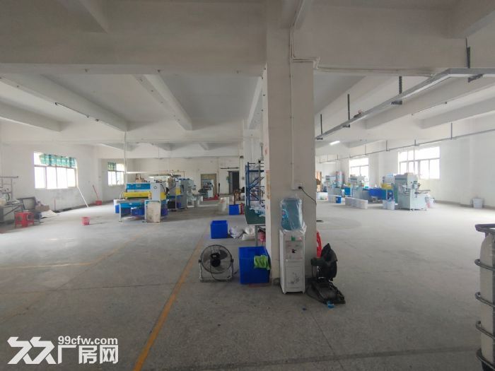 凤岗带办公室楼上厂房出租600平 空地大好停车 公摊小-图2