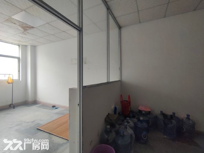 凤岗带办公室楼上厂房出租600平 空地大好停车 公摊小-图3