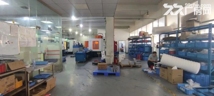 凤岗五联楼上厂房出租1570平 现房带装修、水电主线到车间-图3