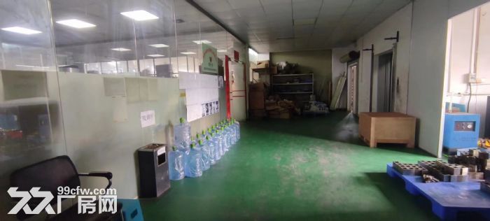 凤岗五联楼上厂房出租1570平 现房带装修、水电主线到车间-图4